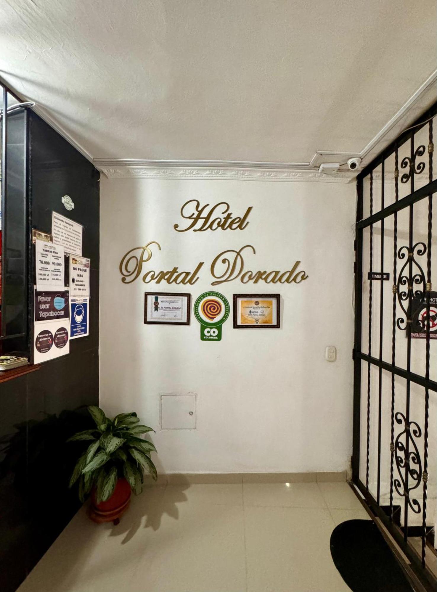 Hotel Portal Dorado 마리닐라 외부 사진