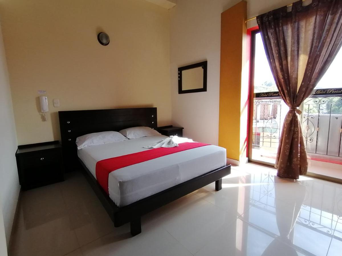 Hotel Portal Dorado 마리닐라 외부 사진
